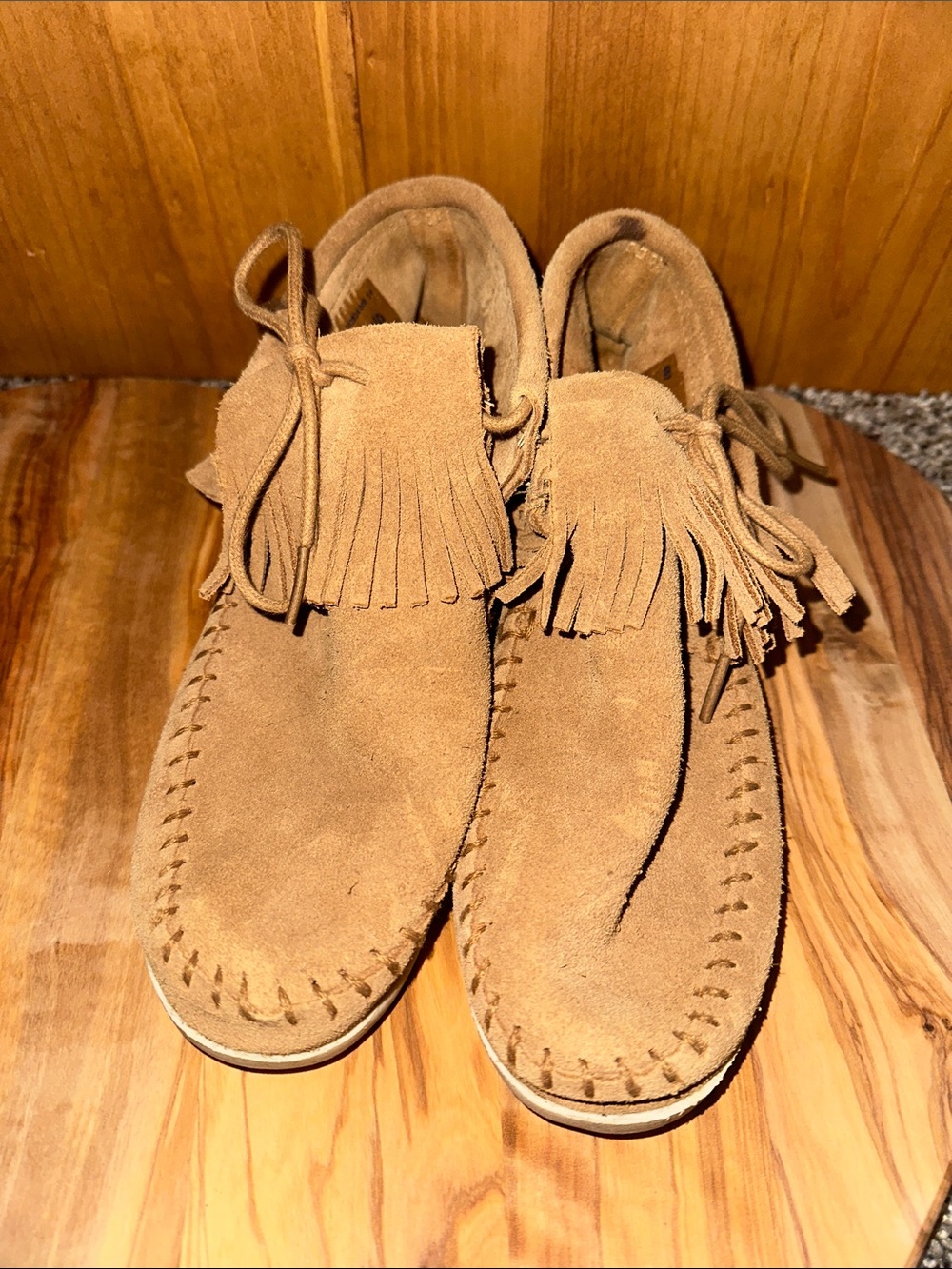 Minnetonka Women’s Fringe Moccasins in Tan Suede